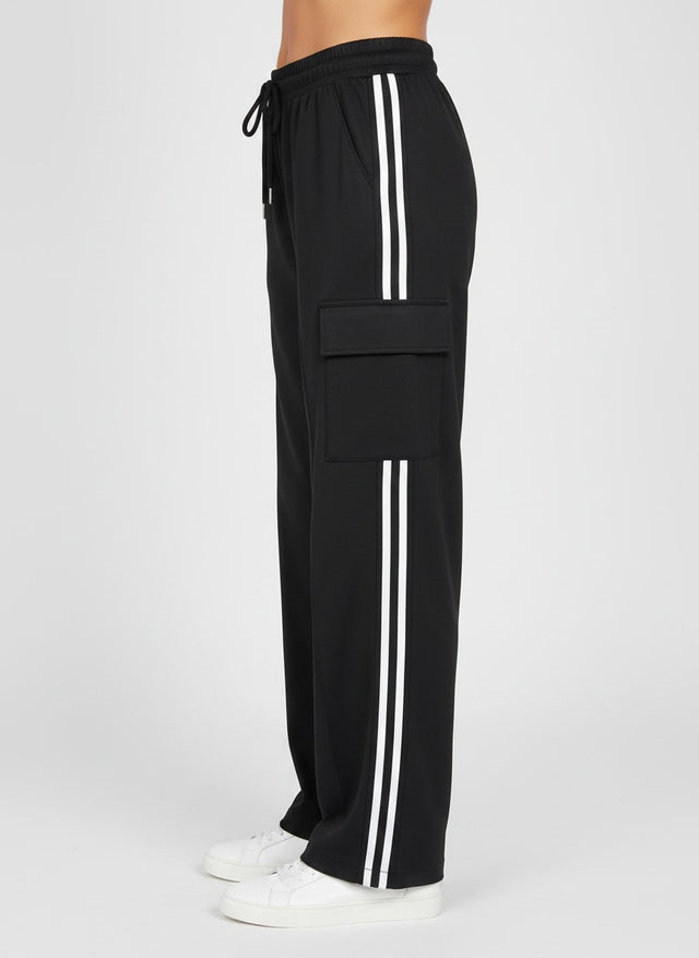 Women's Wide-Leg Cargo Pants #02